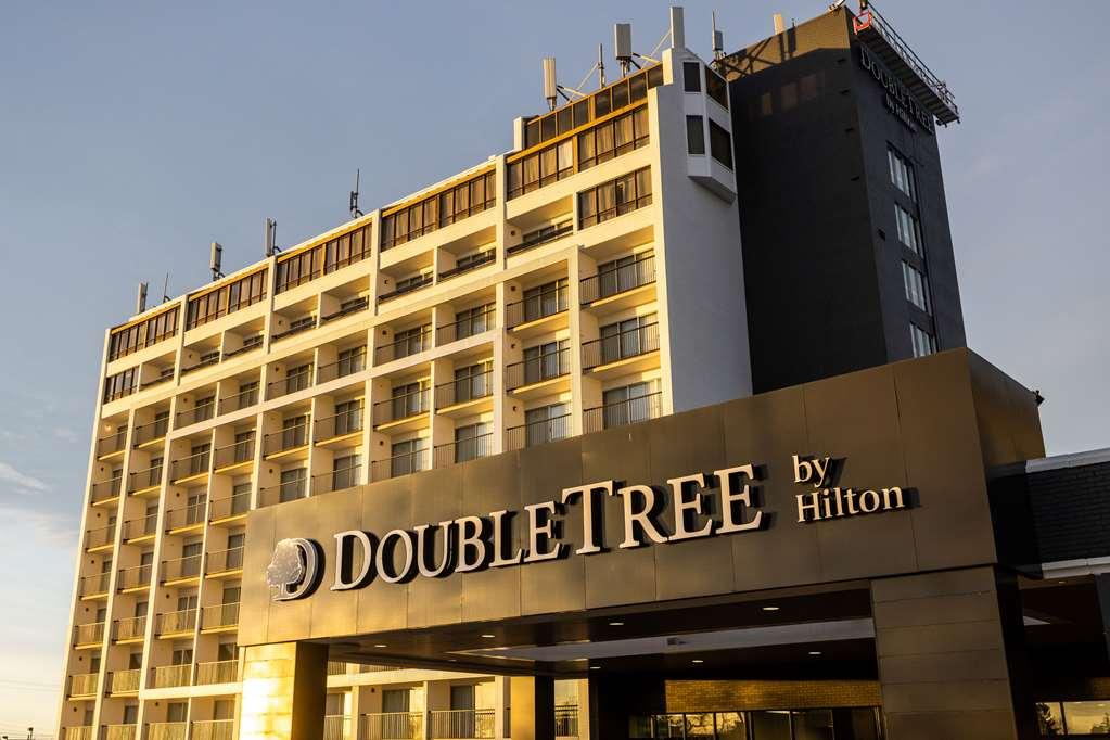 Doubletree By Hilton Calgary North Hotel Exterior photo