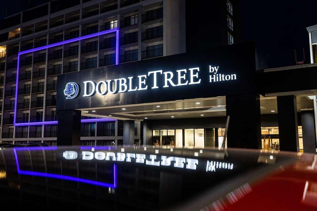 Doubletree By Hilton Calgary North Hotel Exterior photo