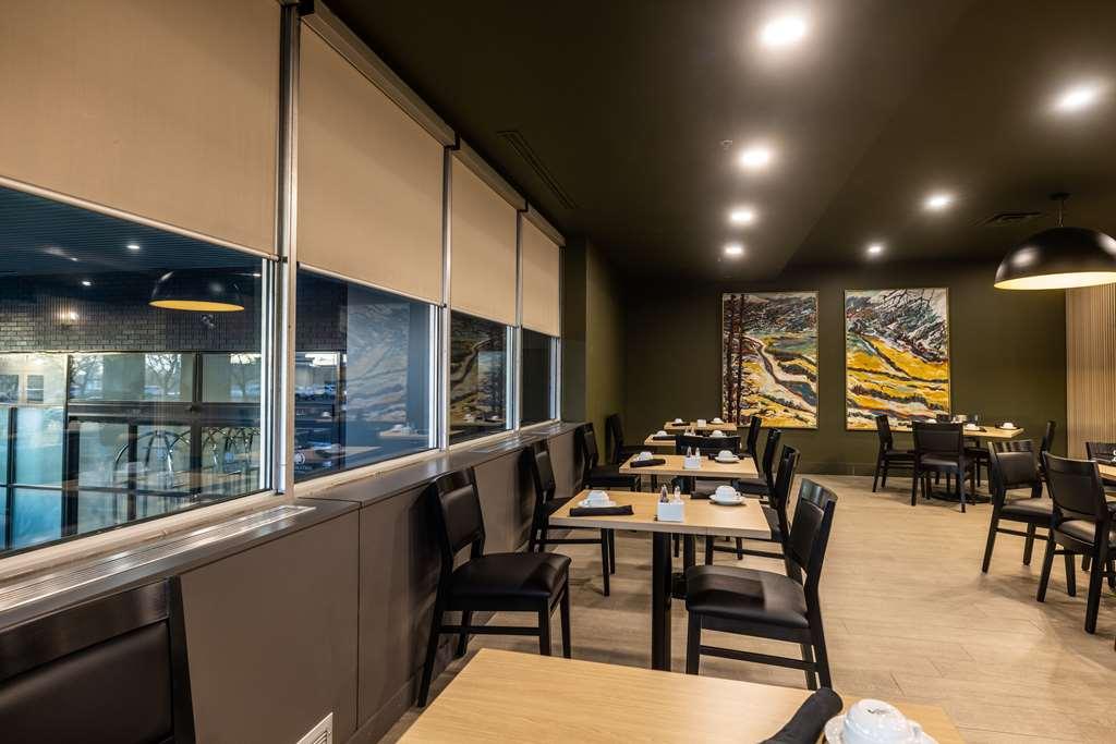 Doubletree By Hilton Calgary North Hotel Restaurant photo