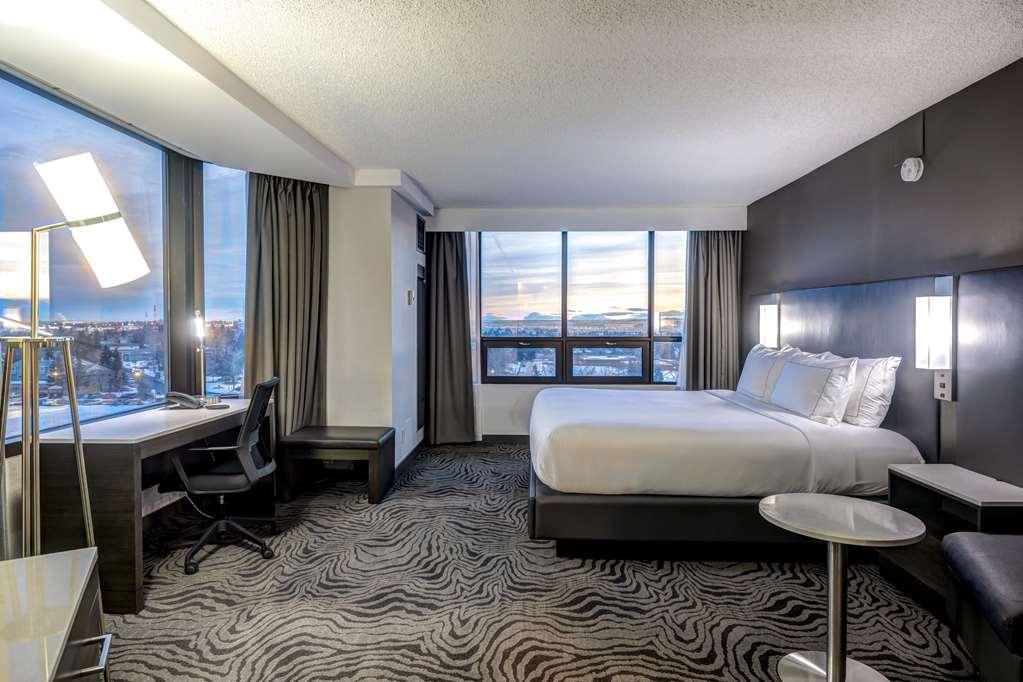 Doubletree By Hilton Calgary North Hotel Room photo