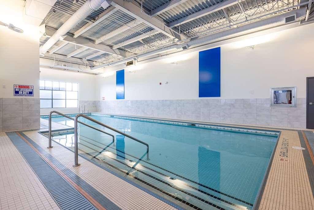 Doubletree By Hilton Calgary North Hotel Facilities photo